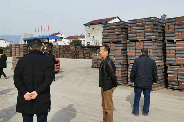 执行助力马德盈陶瓷 雷巍_副本.jpg
