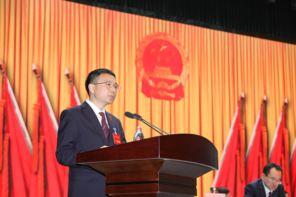 郭院长在县十八届人大七次会议上作工作报告.jpg