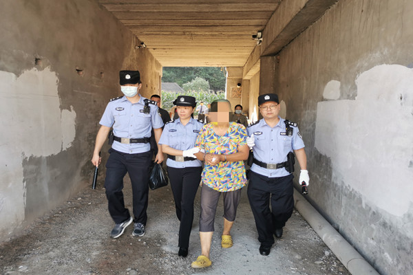 拘留被执行人汤某_副本.jpg