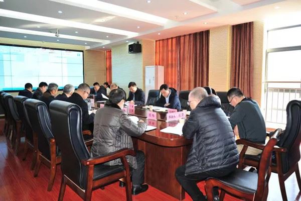 检察长列席远安县法院审委会，凝聚法检合力促公正.jpg