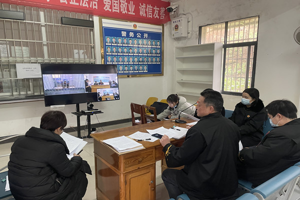 庭审现场1.jpg